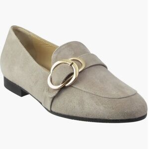 Like new RON WHITE Kianna Weatherproof Cream White Dune color Loafer Women sz 7